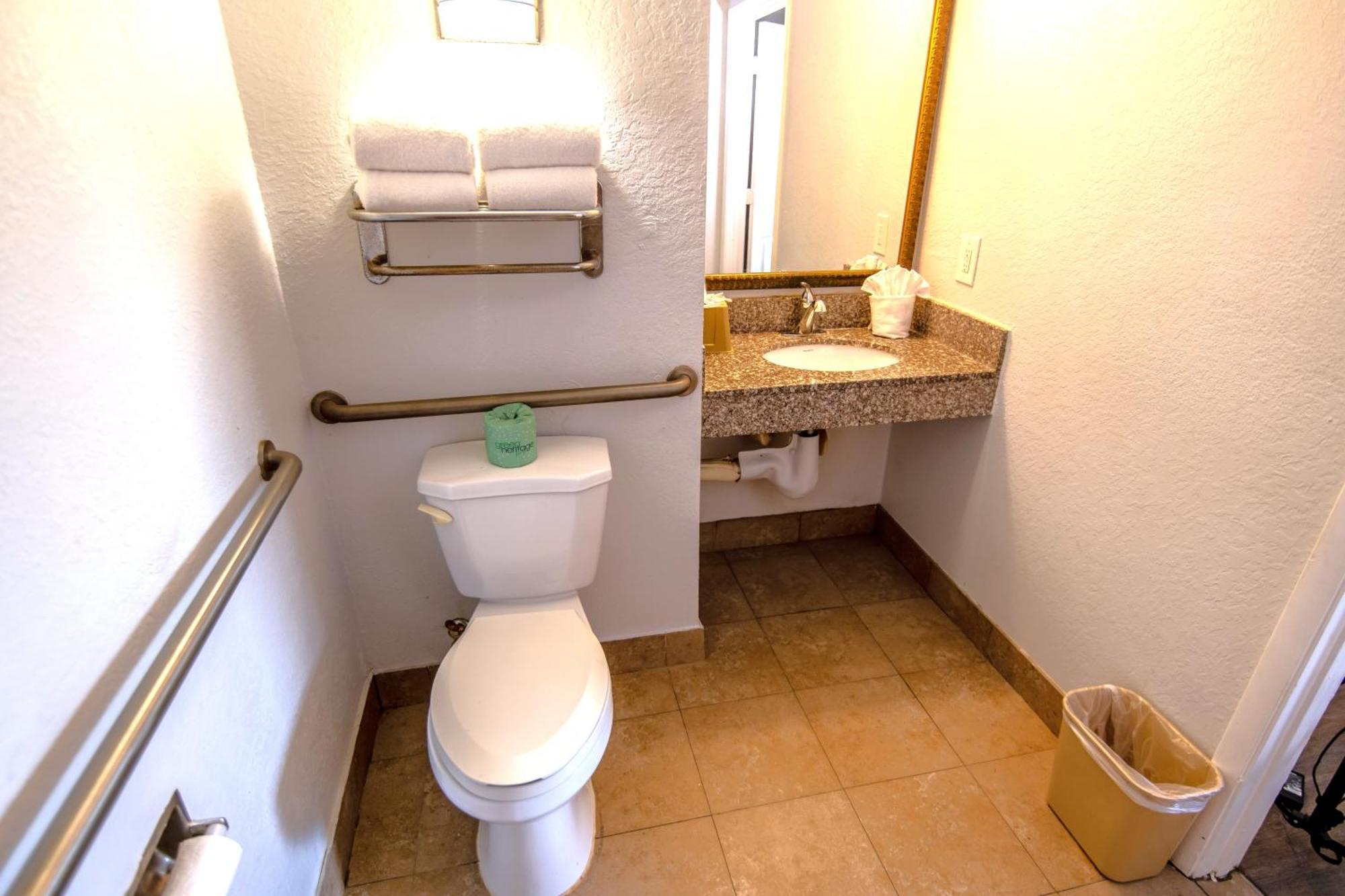 Masters Inn Такер Экстерьер фото