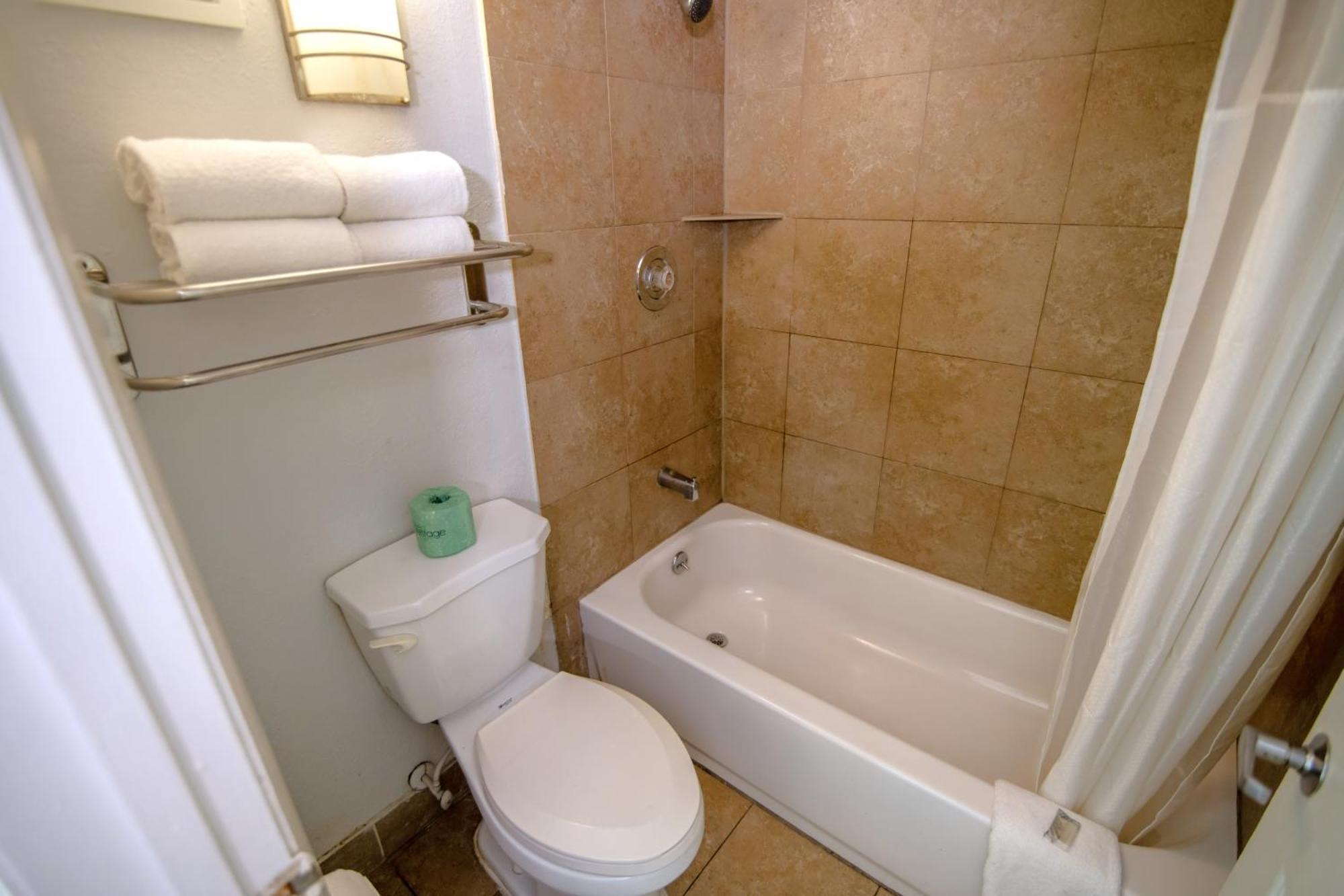 Masters Inn Такер Экстерьер фото