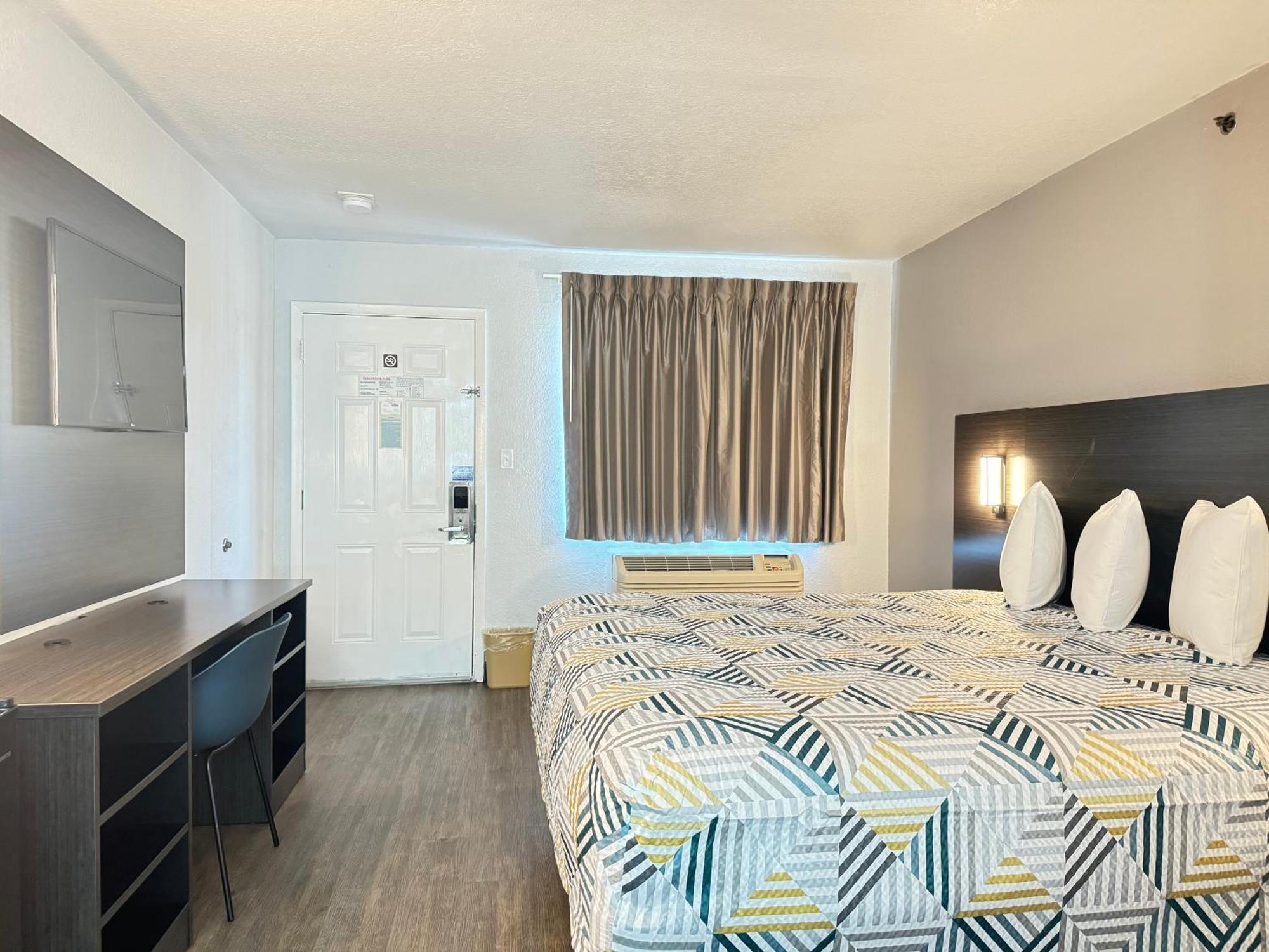 Masters Inn Такер Экстерьер фото
